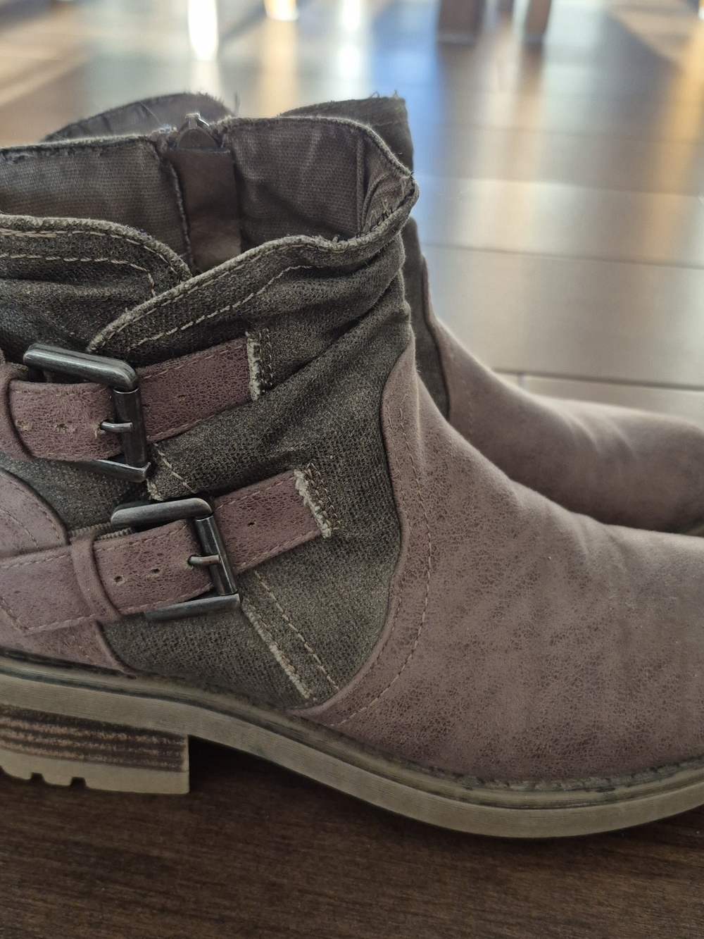 Women’s Ankle Boot in Taupe - Stylish Everyday Comfort